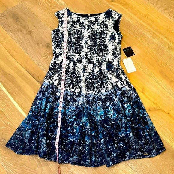 Gabby Skye Fit and Flare Dress Size 10 Pearl and Navy - Picture 4 of 11